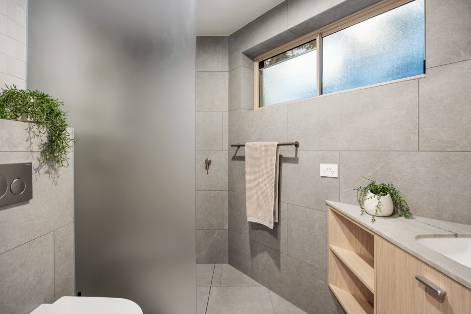 2nd Bathroom